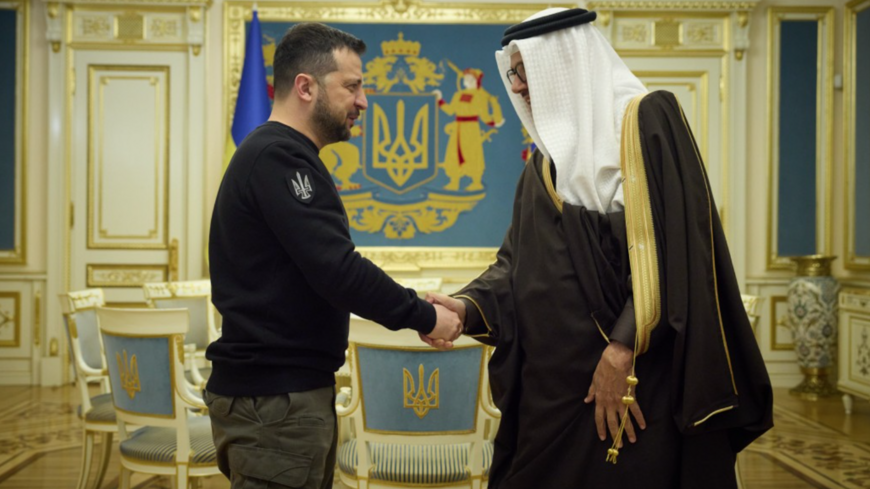 President of Ukraine Volodymyr Zelenskyy  (L) and Bahrain's Foreign Minister Dr. Abdullatif bin Rashid Al Zayani (R) in Kyiv on May 5,2023 