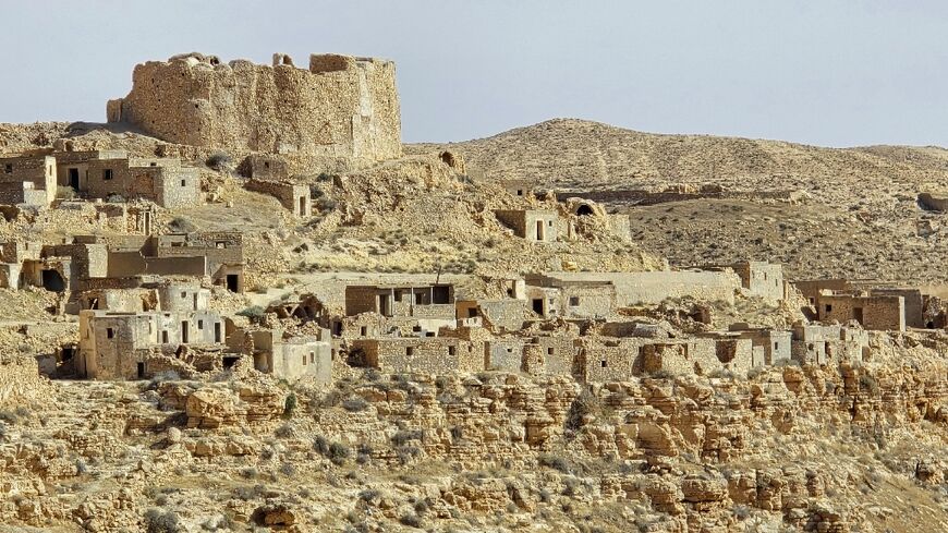 Kabaw, like many villages in the Nafusa Mountains, is primarily inhabited by Amazigh people, a non-Arab minority