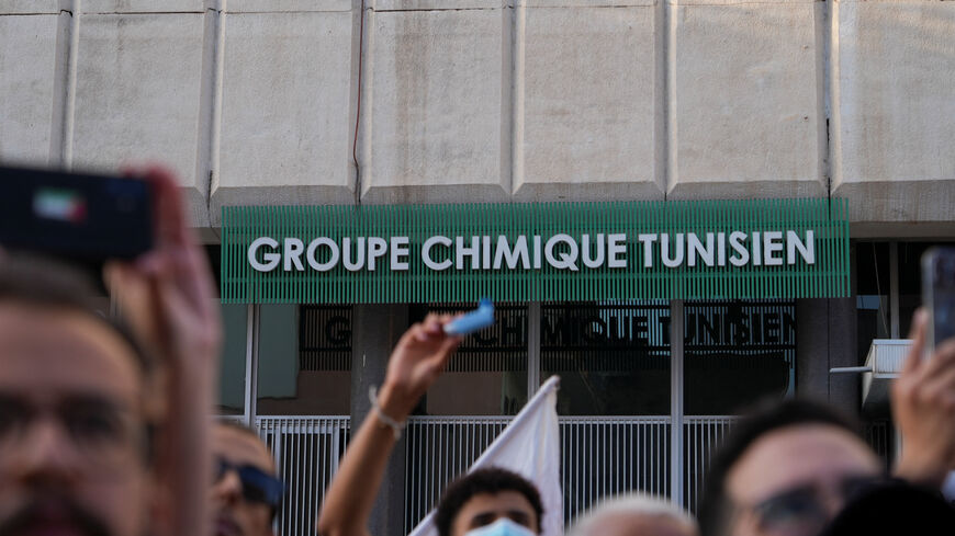 Demonstrators gather outside Groupe Chimique Tunisien as hundreds of Tunisians march through the capital Tunis, to protest a severe environmental crisis caused by pollution from a state chemical plant in Gabes, Tunisia, October 25, 2025. REUTERS/Jihed Abidellaoui