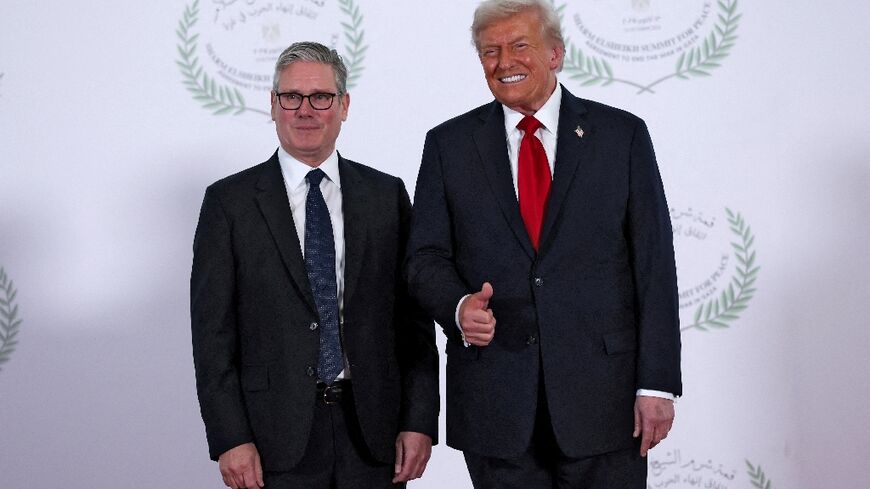 US President Donald Trump (R) has flip-flopped on his support for the Chagos Island deal 