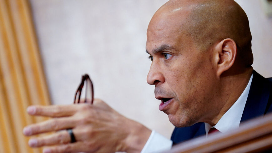 U.S. Senator Cory Booker (D-NJ) questions U.S. Secretary of State Marco Rubio as he testifies before a Senate Foreign Relations Committee hearing titled "U.S. Policy Towards Venezuela", on Capitol Hill in Washington, D.C., U.S., January 28, 2026.  REUTERS/Nathan Howard/File Photo