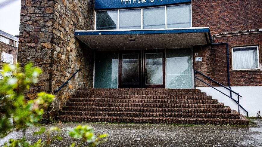 The blast damaged the door to the synagogue
