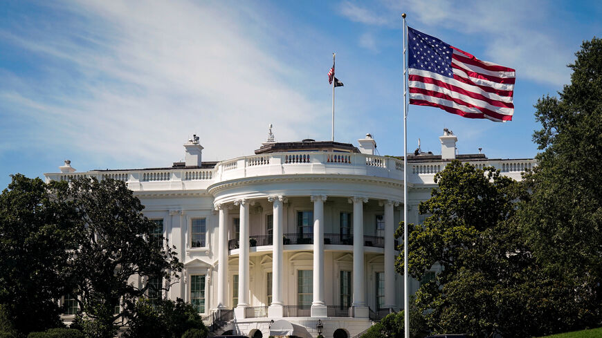 A general view of the White House as U.S. President Donald Trump's motorcade returns following a trip to Trump National Golf Club, in Washington, D.C., U.S., July 20, 2025. REUTERS/Al Drago