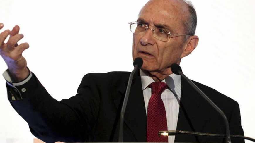 Israeli Energy Minister Uzi Landau speaks during an investment energy summit in Athens, March 28, 2012. REUTERS/John Kolesidis(GREECE - Tags: POLITICS BUSINESS ENERGY) - RTR3000V