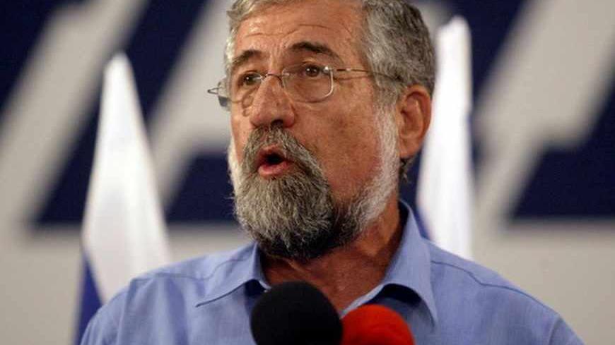 Amram Mitzna speaks during a press conference in Tel Aviv May 4, 2003.
Mitzna, the dovish former general crushed by Prime Minister Ariel
Sharon in Israel's January election, announced on Sunday his
resignation as head of the main opposition Labor Party. REUTERS/Nir
Elias

NIR/JV - RTRMXK7