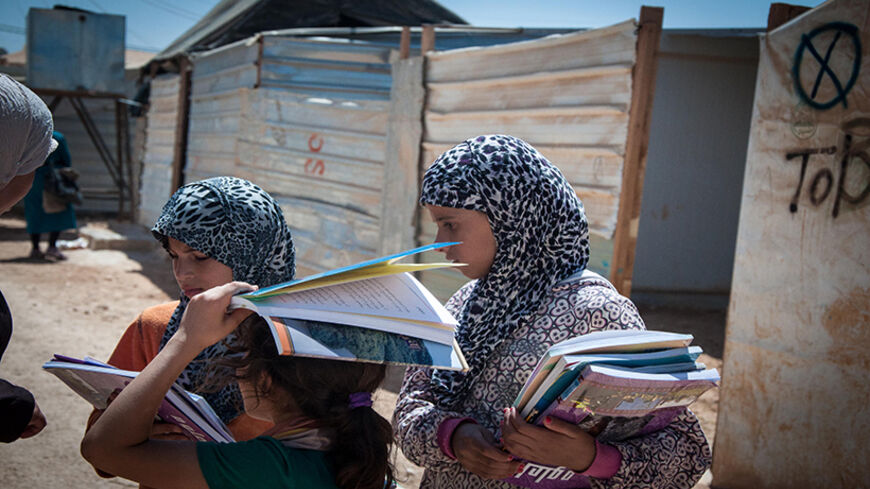 ZaatariSchoolStudents.jpg