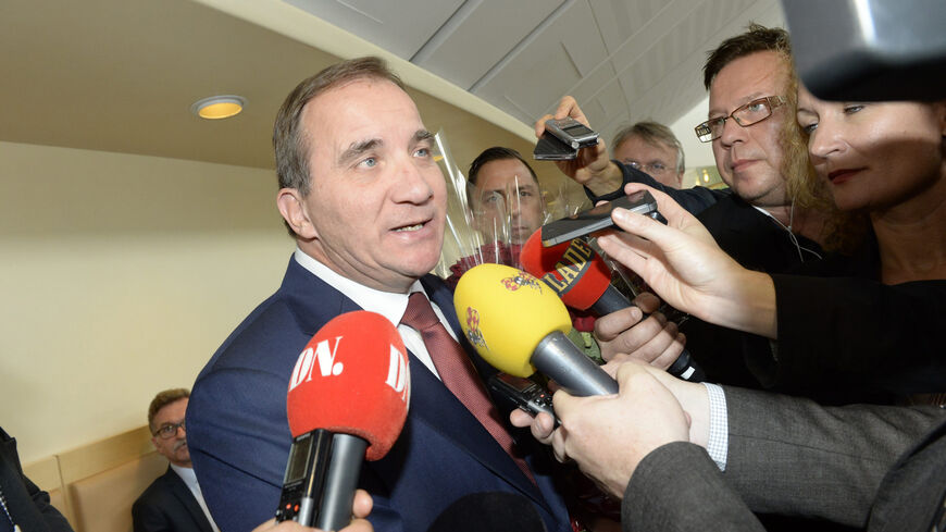 Social Democrat party leader Stefan Lofven speaks to members of the media, after being confirmed as the new prime minister of Sweden, in Stockholm, October 2, 2014. Sweden's parliament confirmed Lofven as the country's prime minister on Thursday with the Social Democrat leader heading a minority coalition with the Greens that will be one of the country's weakest governments for decades. REUTERS/Jonas Ekstromer/TT News Agency (SWEDEN - Tags: POLITICS MEDIA)
ATTENTION EDITORS - FOR EDITORIAL USE ONLY. NOT F