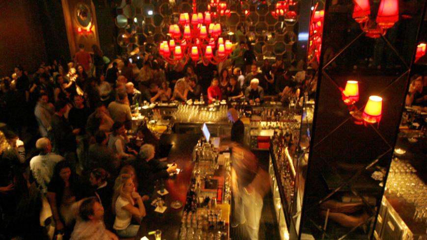 A general view of the "Whiskey A Go-Go" night club in Tel Aviv March 16, 2007. REUTERS/Gil Cohen Magen (ISRAEL) - RTR1NJBL