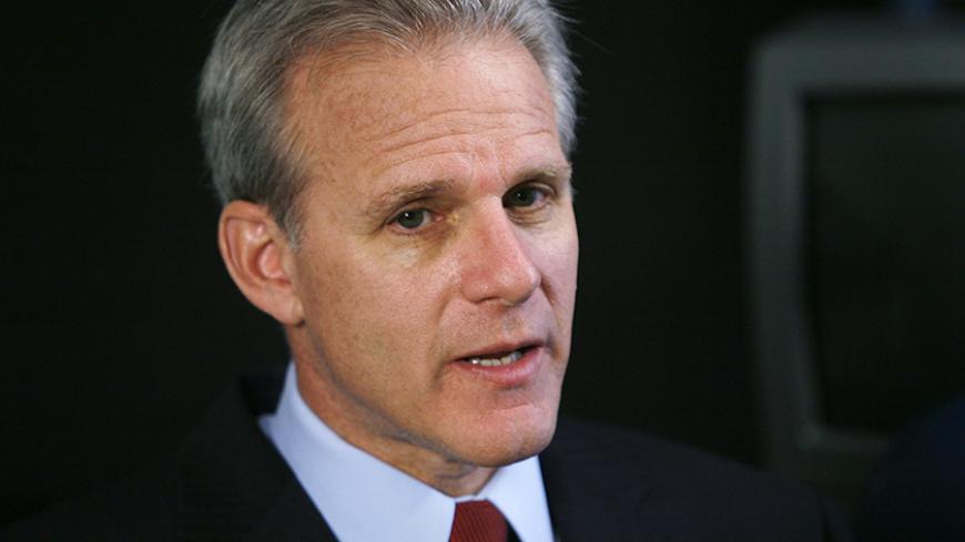 Israel's ambassador to the United States Michael Oren speaks to Reuters TV during an interview in Washington, February 24, 2010. Oren told Reuters if negotiations resume after being frozen for more than a year they would start as indirect "proximity talks," with U.S. envoy George Mitchell shuttling between the sides. REUTERS/Hyungwon Kang (UNITED STATES - Tags: POLITICS HEADSHOT) - RTR2AUP2