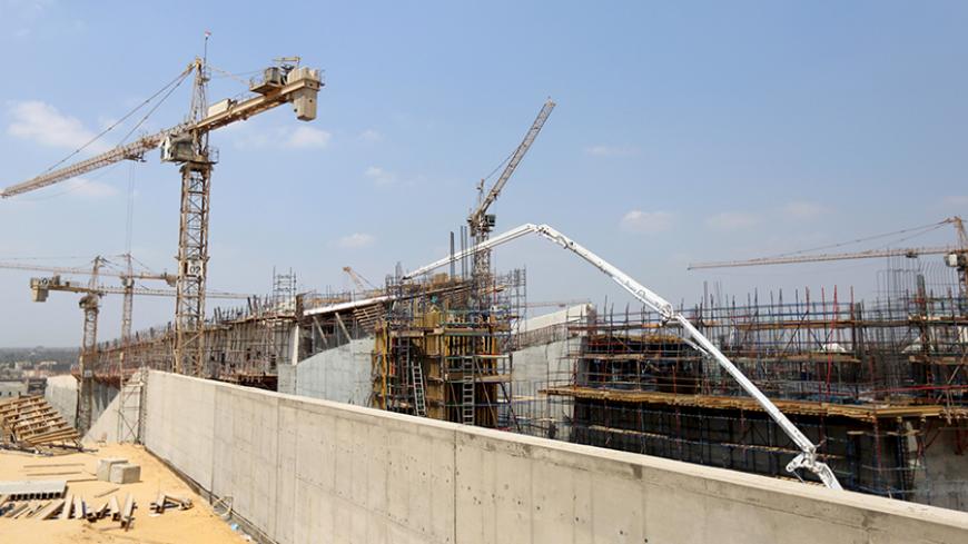 Construction is seen underway at the Grand Egyptian Museum in Giza, Egypt, August 25, 2015. REUTERS/Mohamed Abd El Ghany - RTX1PLA2