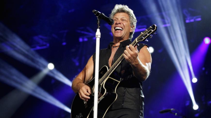 Singer Jon Bon Jovi performs with his band Bon Jovi in concert at Gelora Bung Karno stadium in Jakarta, Indonesia, September 11, 2015. REUTERS/Nyimas Laula - RTSNN3