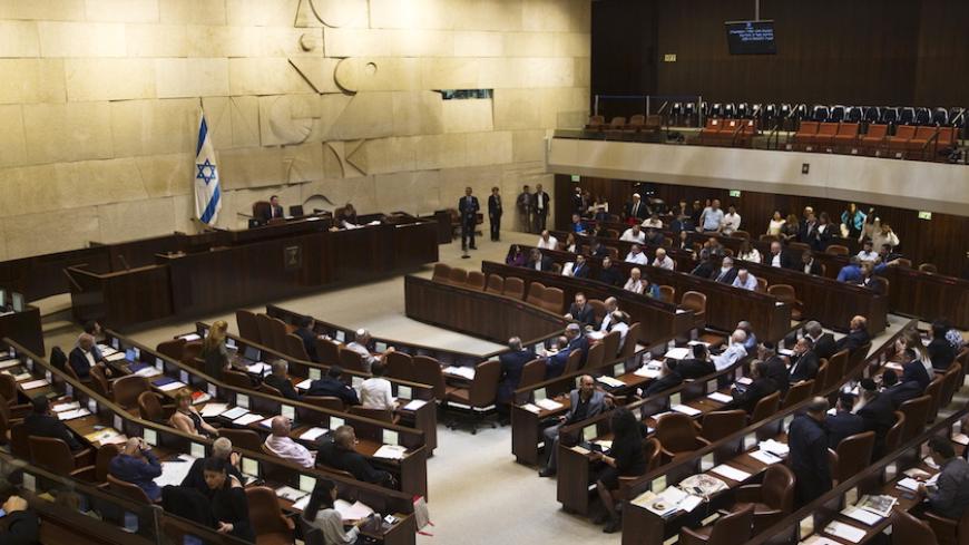 A general view shows the plenum during a session at the Knesset, the Israeli parliament, in Jerusalem May 13, 2015. Netanyahu's emerging government scraped by its first parliamentary test on Wednesday, paving the way for the new cabinet to be sworn in after two months of difficult coalition building. REUTERS/Ronen Zvulun - RTX1CSJJ