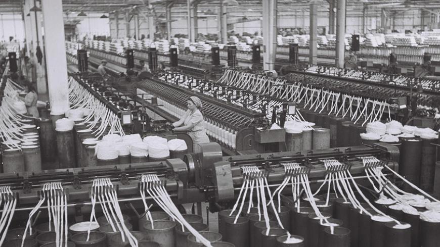THE "ATA" TEXTILE FACTORY IN KIRYAT ATA.
ÓÙÚÏ "‡˙‡" Ï˘ÒËÈÏ ·˜¯È˙ ‡˙‡.