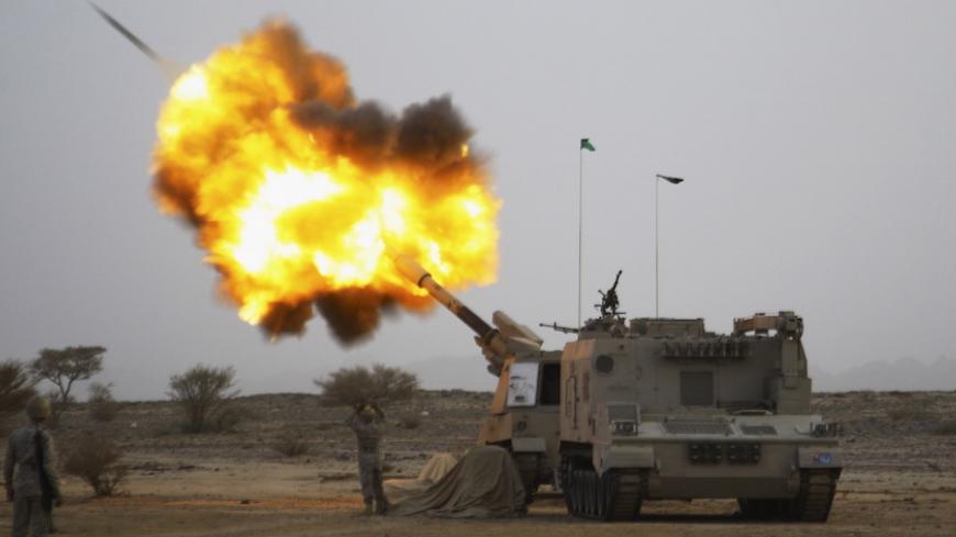 Saudi army artillery fire shells towards Houthi movement positions at the Saudi border with Yemen April 15, 2015. REUTERS/Stringer TPX IMAGES OF THE DAY - RTR4XHTX