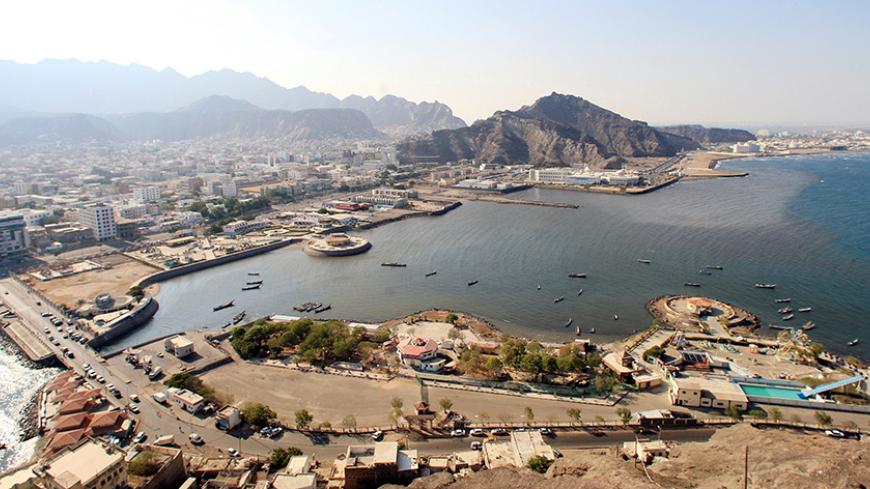 An aerial view shows Aden's City in southern Yemen November 30, 2010. REUTERS/Mohammed Dabbous/File Photo - RTX2JVS5
