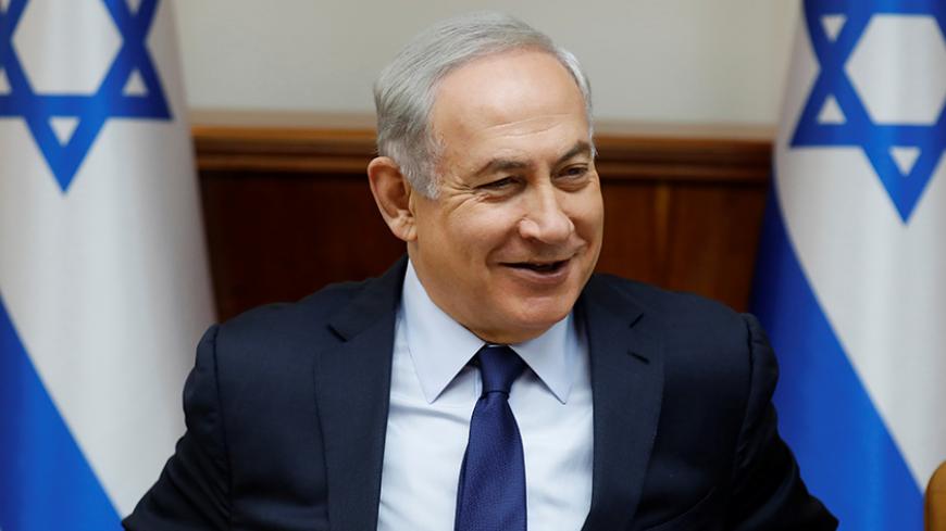 Israeli Prime Minister Benjamin Netanyahu attends the weekly cabinet meeting in Jerusalem July 30, 2017. REUTERS/Amir Cohen - RTS19PQE