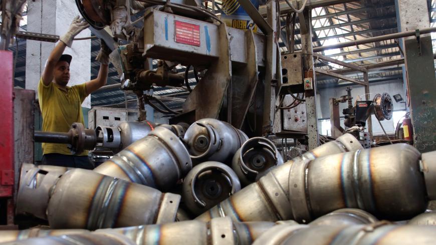 A worker is seen at the Helwan Company for Engineering Industries (Factory 99) in Cairo, Egypt July 6, 2017. Picture taken July 6, 2017.    To match Special Report EGYPT-MILITARY/ECONOMY    REUTERS/Stringer - RC19DBF6CF70