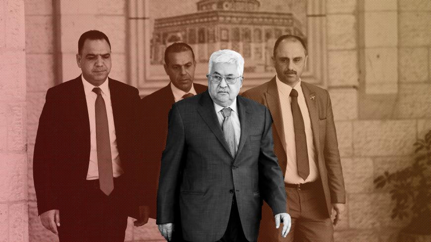 Palestinian President Mahmoud Abbas walks during a welcoming ceremony for Panama's President Juan Carlos Varela, in Ramallah, in the occupied West Bank May 18, 2018. REUTERS/Mohamad Torokman - RC1B8EF1CC30
