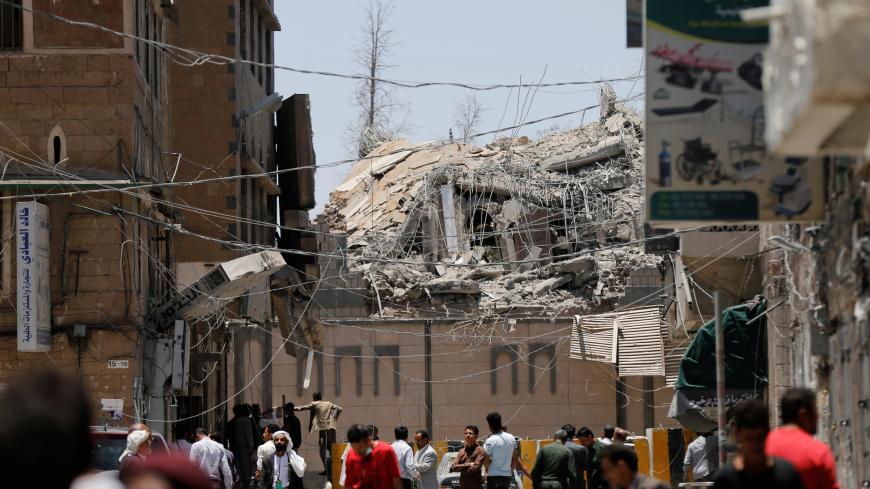 A view of a part of the presidential compound after it was hit by air strikes in Sanaa, Yemen May 7, 2018. REUTERS/Khaled Abdullah - RC1A54A70AE0
