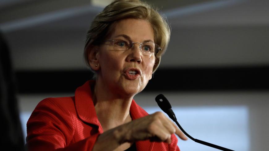 U.S. Senator Elizabeth Warren (D-MA) delivers a major policy speech on "Ending corruption in Washington" at the National Press Club, Washington, U.S., August 21, 2018. REUTERS/Yuri Gripas - RC1CC27B06B0