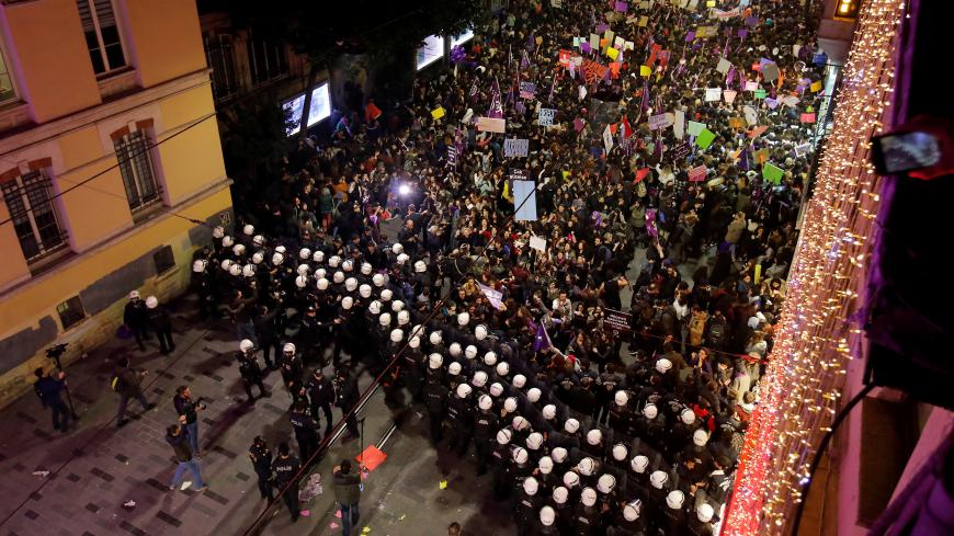 Police try to disperse a march marking International Women's Day in Istanbul, Turkey, March 8, 2019. REUTERS/Kemal Aslan     TPX IMAGES OF THE DAY - RC1663BEFF40