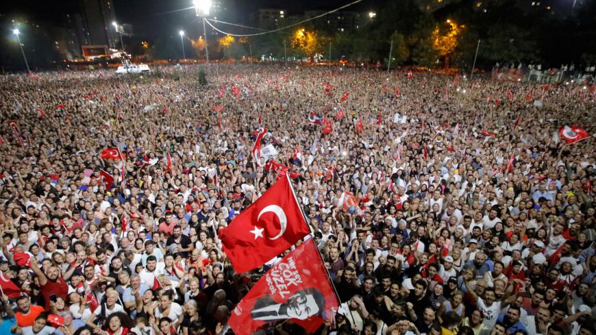 Supporters attend a rally of Ekrem Imamoglu, mayoral candidate of the main opposition Republican People's Party (CHP), in Beylikduzu district, in Istanbul, Turkey, June 23, 2019. REUTERS/Kemal Aslan TPX IMAGES OF THE DAY - RC18D68868E0