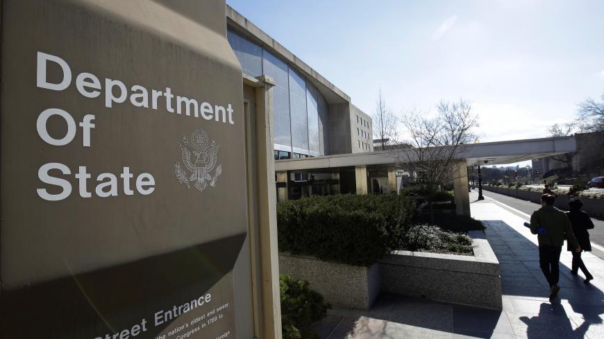 People enter the State Department Building in Washington, U.S., January 26, 2017. REUTERS/Joshua Roberts - RC1D48272C00