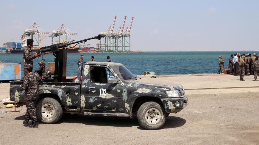 Police troopers are seen during their deployment near the Aden port in Aden, Yemen November 16, 2019. REUTERS/Fawaz Salman - RC2FCD9926V0
