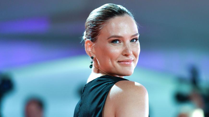 Israeli model Bar Refaeli arrives on August 29, 2019 for the screening of the film "Ad Astra" during the 76th Venice Film Festival at Venice Lido. (Photo by Alberto PIZZOLI / AFP)        (Photo credit should read ALBERTO PIZZOLI/AFP via Getty Images)