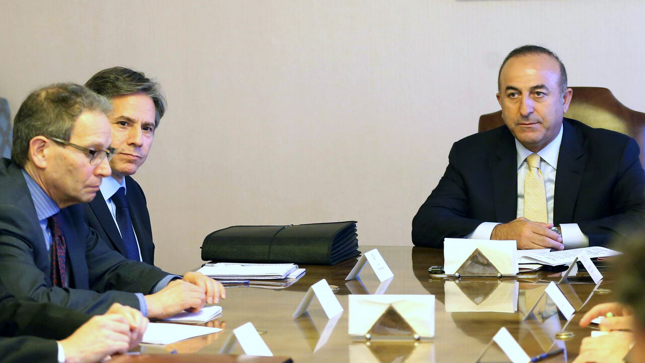 Turkish Foreign Minister Mevlut Cavusoglu (R) attends a meeting with US Deputy Secretary of State Antony Blinken (2nd L), Ankara, Turkey, June 17, 2016.