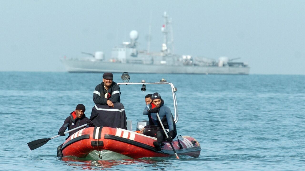 boat capsizing search off Tunisia 