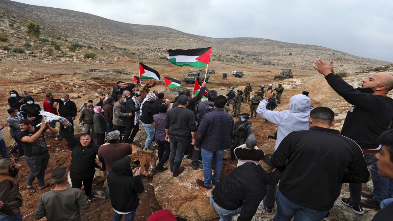 Members of the Humsa Al Baqai'a Beduin community.