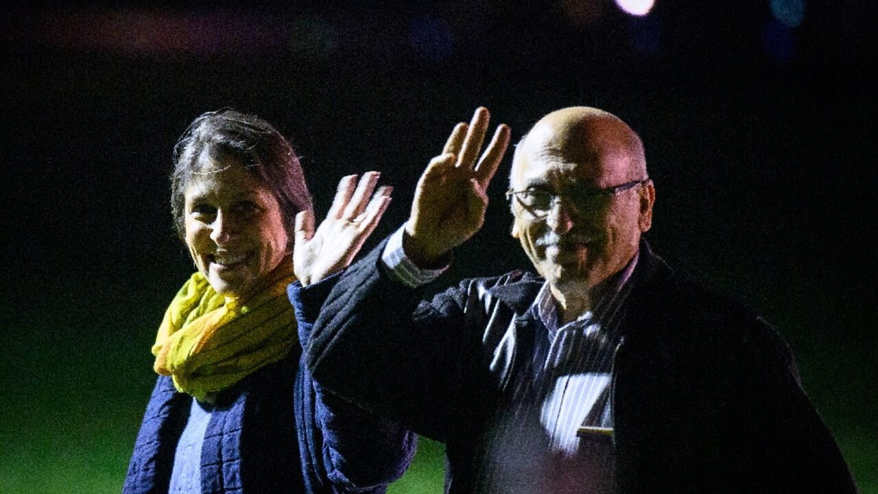 Nazanin Zaghari-Ratcliffe (L) and Anoosheh Ashoori wave after landing at RAF Brize Norton Nazanin Zaghari-Ratcliffe (L) and Anoosheh Ashoori wave after landing at RAF Brize Norton
