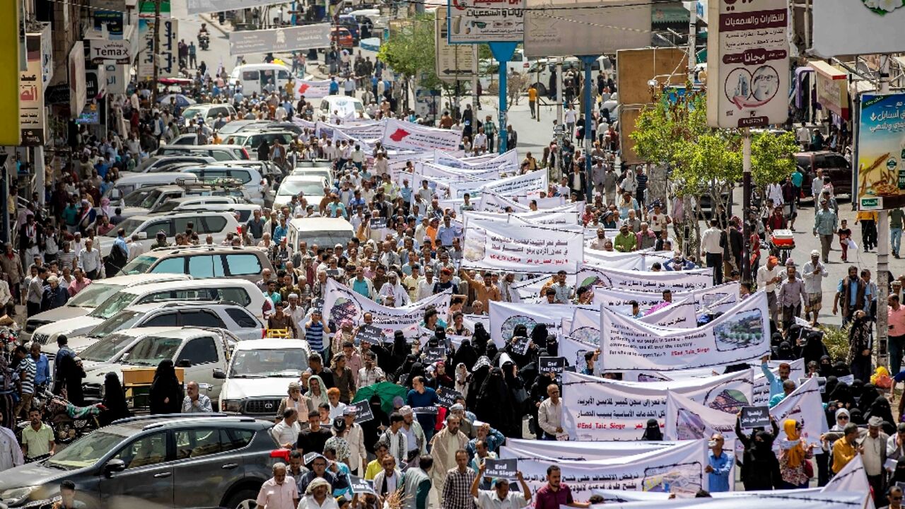 Taez, which has a population of roughly 600,000 people and lies in Yemen's southwest, has been largely cut off from the world since 2015, when the rebels closed the main routes into the city Taez, which has a population of roughly 600,000 people and lies in Yemen's southwest, has been largely cut off from the world since 2015, when the rebels closed the main routes into the city