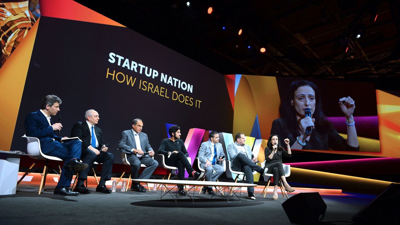 (L to R) Moderator and Internet entrepreneur Yossi Vardi, Chemi Peres, Managing General Partner and Co-Founder of Pitango Venture Capital, Edouard Cukierman, founder and Managing Partner of Catalyst Investments, Adam Singolda, founder and CEO of Taboola, Amit Lang, Director General at the Israeli Ministry of Commerce and Industry, Zack Weisfeld, founder and General Manager of Microsoft Global Accelerators and Reem Younis, co-founder of Alpha Omega attend the session "Startup nation - how Israel Does it" at 