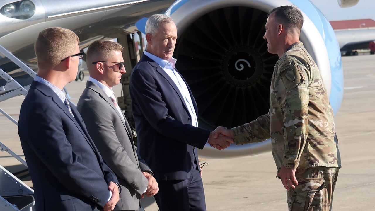 Israeli Defense Minister Benny Gantz meets with US Central Command chief Gen. Michael Kurilla at the CENTCOM headquarters in Tampa, Florida, Aug. 25, 2022.