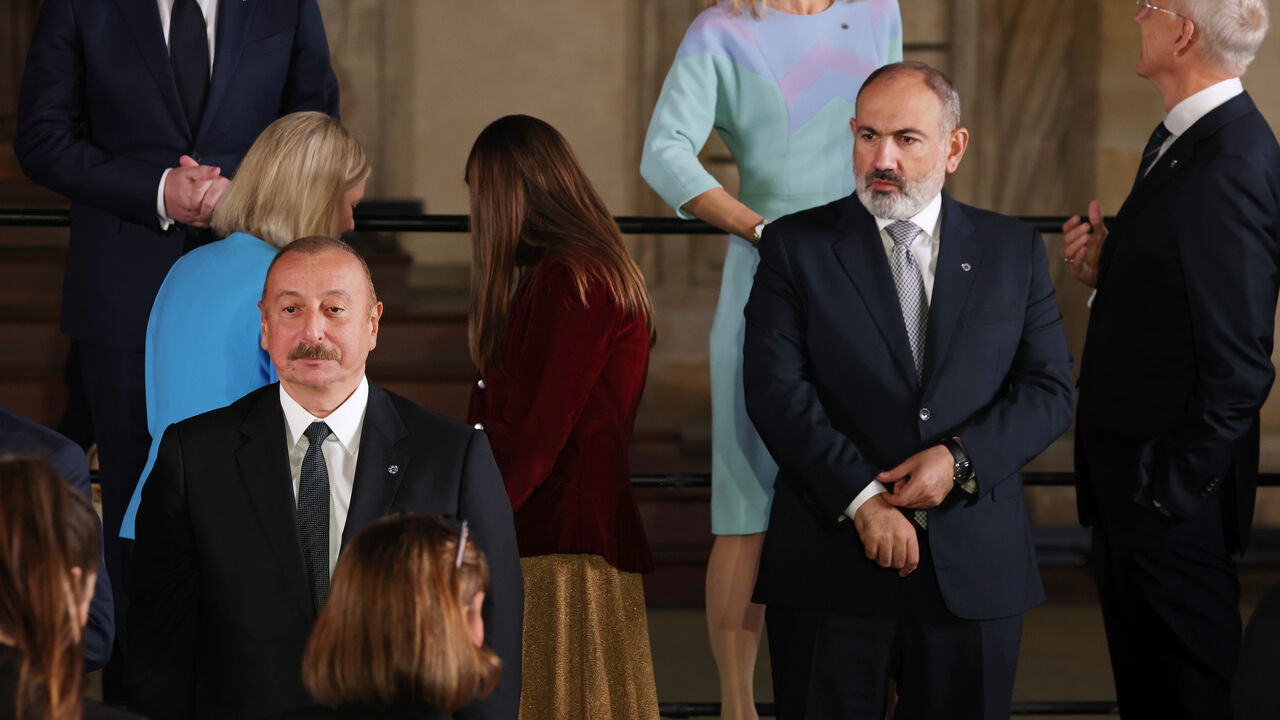 Leaders of nations of the European Political Community (EPC), including Azerbaijan President Ilham Aliyev (L) and Armenian Prime Minister Nikol Pashinyan (R).