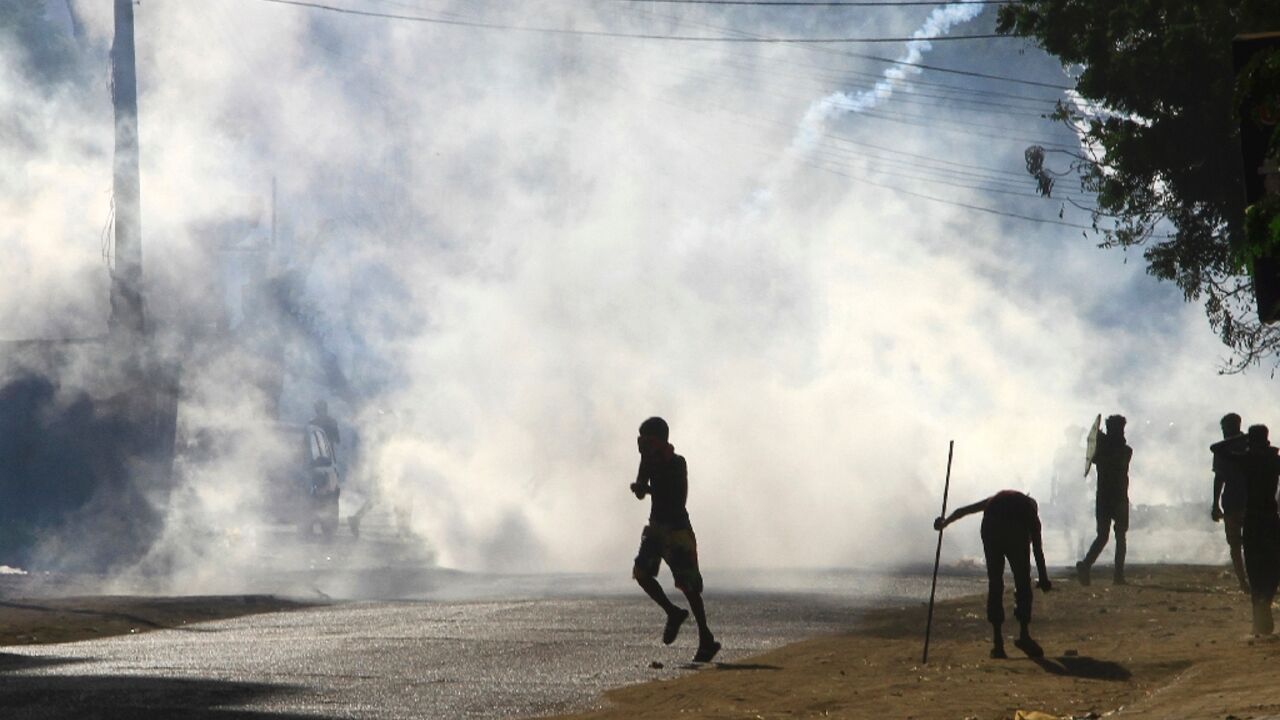 Protesters chanted 'No to military rule' as they marched towards the presidential palace in the Sudanese capital of Khartoum Protesters chanted 'No to military rule' as they marched towards the presidential palace in the Sudanese capital of Khartoum