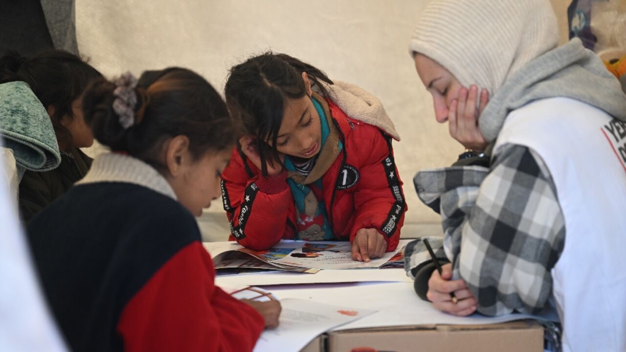 Psychologists carefully monitor children's drawings for signs of trauma from last week's Turkish quake Psychologists carefully monitor children's drawings for signs of trauma from last week's Turkish quake