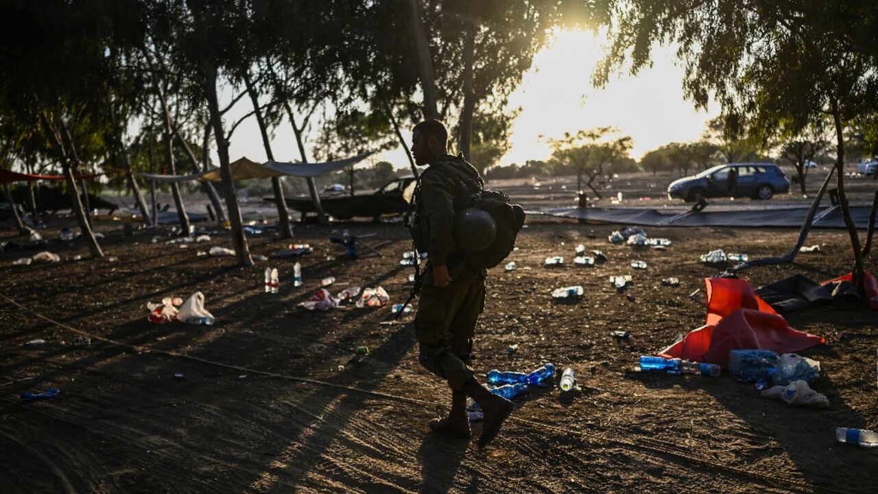 Landau and volunteers reached Beeri, where more than 100 people were killed, with some 270 left dead at the nearby Supernova music festival