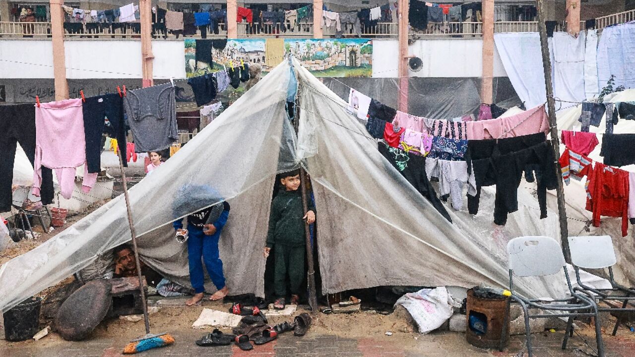 Children camp in a schoolyard in Rafah 