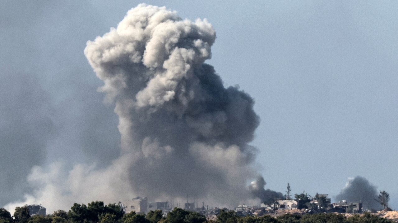 Israel's bombardment of the Gaza Strip continued on Thursday Israel's bombardment of the Gaza Strip continued on Thursday