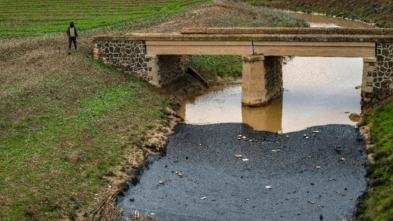 Oil pollution has been a growing concern in Syria since the 2011 onset of civil war Oil pollution has been a growing concern in Syria since the 2011 onset of civil war
