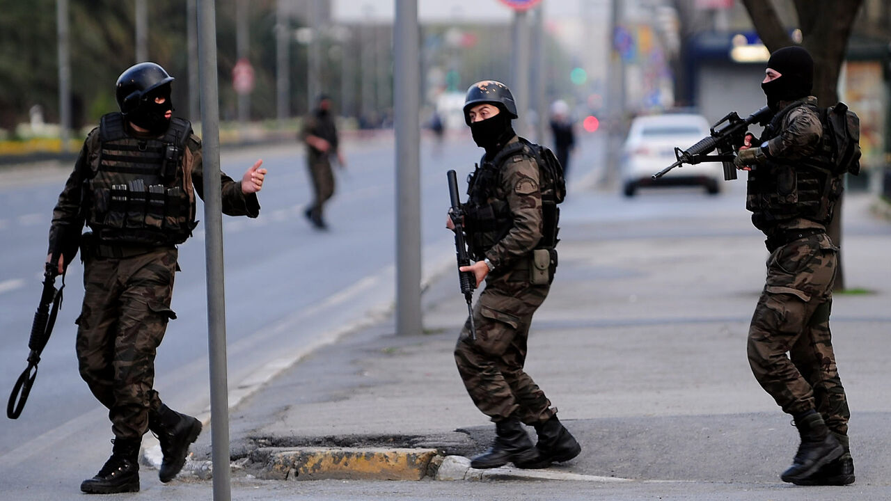 Turkish police special forces take position near the police headquarters in Istanbul, Turkey, April 1, 2015.