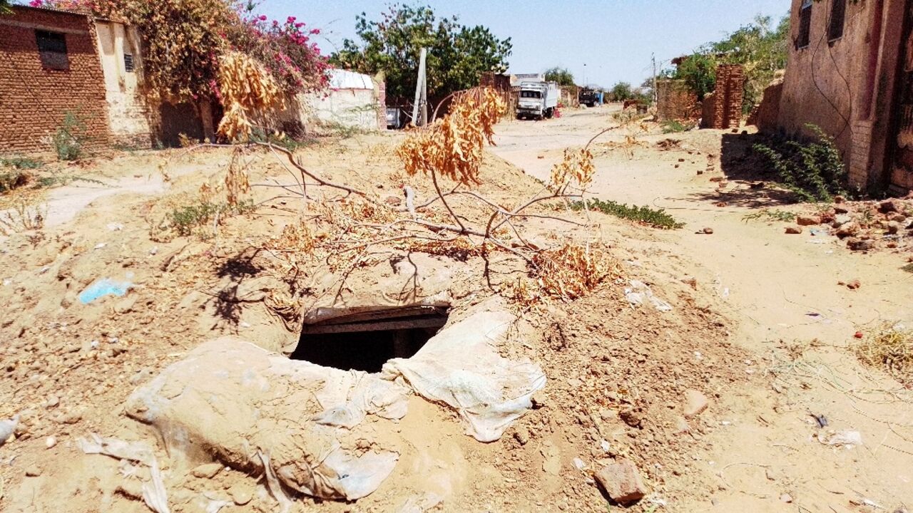 Desperate for safety from bombardment of Sudan's besieged city of El-Fasher, Darfur, residents have built makeshift bunkers Desperate for safety from bombardment of Sudan's besieged city of El-Fasher, Darfur, residents have built makeshift bunkers