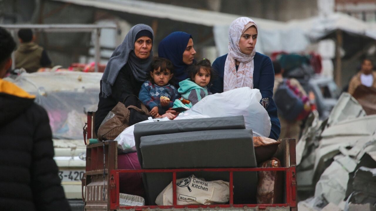 Palestinians in Gaza faced continued air strikes and evacuation orders as Hamas officials headed to Egypt for truce talks Palestinians in Gaza faced continued air strikes and evacuation orders as Hamas officials headed to Egypt for truce talks