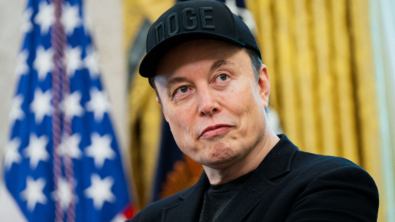 Lebanese President Joseph Aoun on Thursday held a phone call with billionaire businessman and former senior figure in the Trump administration Elon Musk, during which the two discussed the potential of Musk entering Lebanon’s telecom and internet sectors. What happened: A statement from the Lebanese presidency said that in their phone call, Musk “expressed his deep interest in Lebanon and its telecommunications and internet sectors.” Musk also expressed his desire for his companies to “have a presence