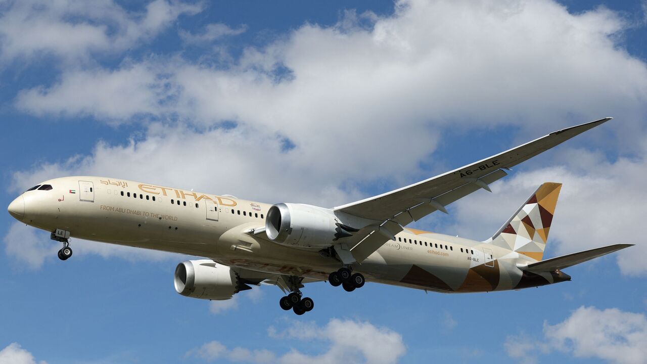 An Etihad Airways Boeing 787-9 Dreamliner comes in to land at Heathrow Airport in west London on April 29, 2024. (Photo by Adrian DENNIS / AFP) (Photo by ADRIAN DENNIS/AFP via Getty Images)