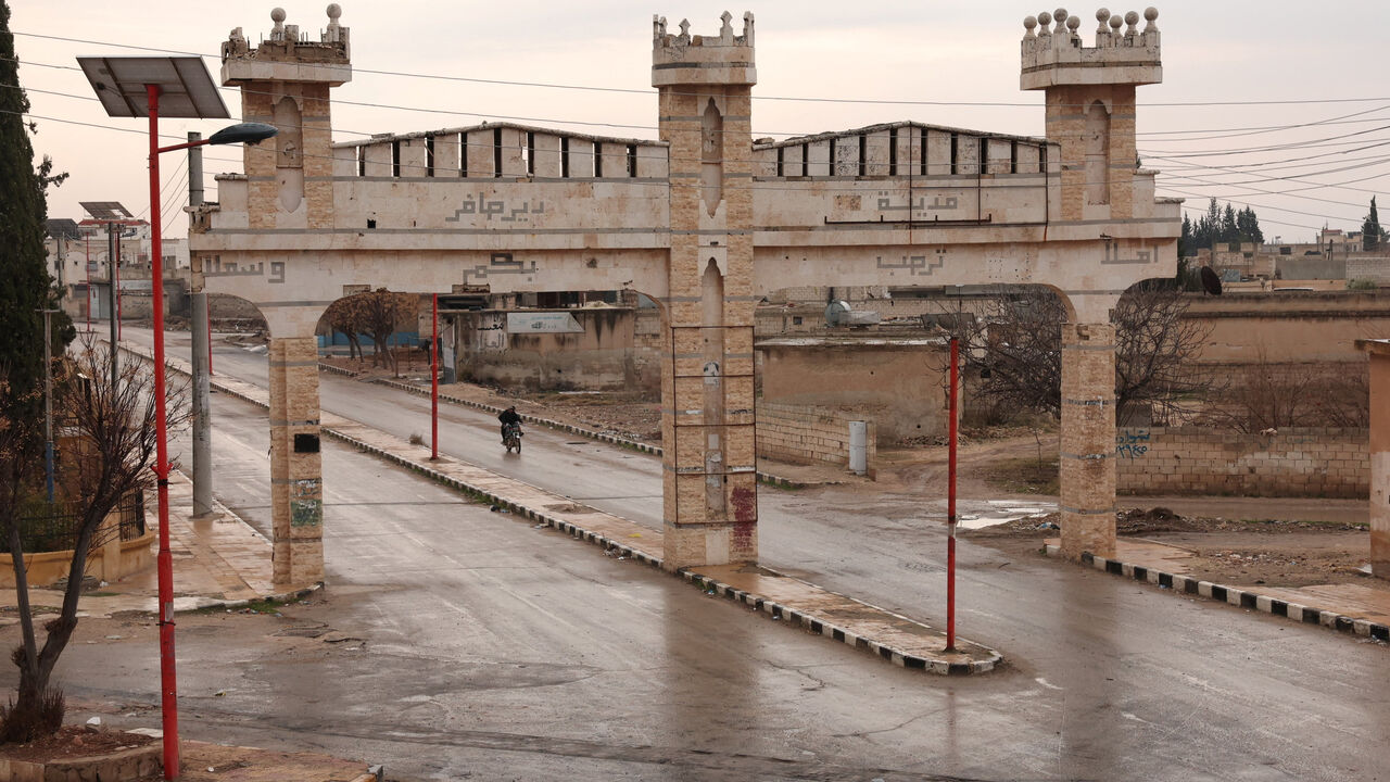 The entrance to the city of Dayr Hafir, east of Aleppo, after the Syrian army takes control of the city and Kurdish-led Syrian Democratic Forces (SDF) withdraw, in the east of Aleppo, Syria, January 17, 2026. REUTERS/Mahmoud Hassano