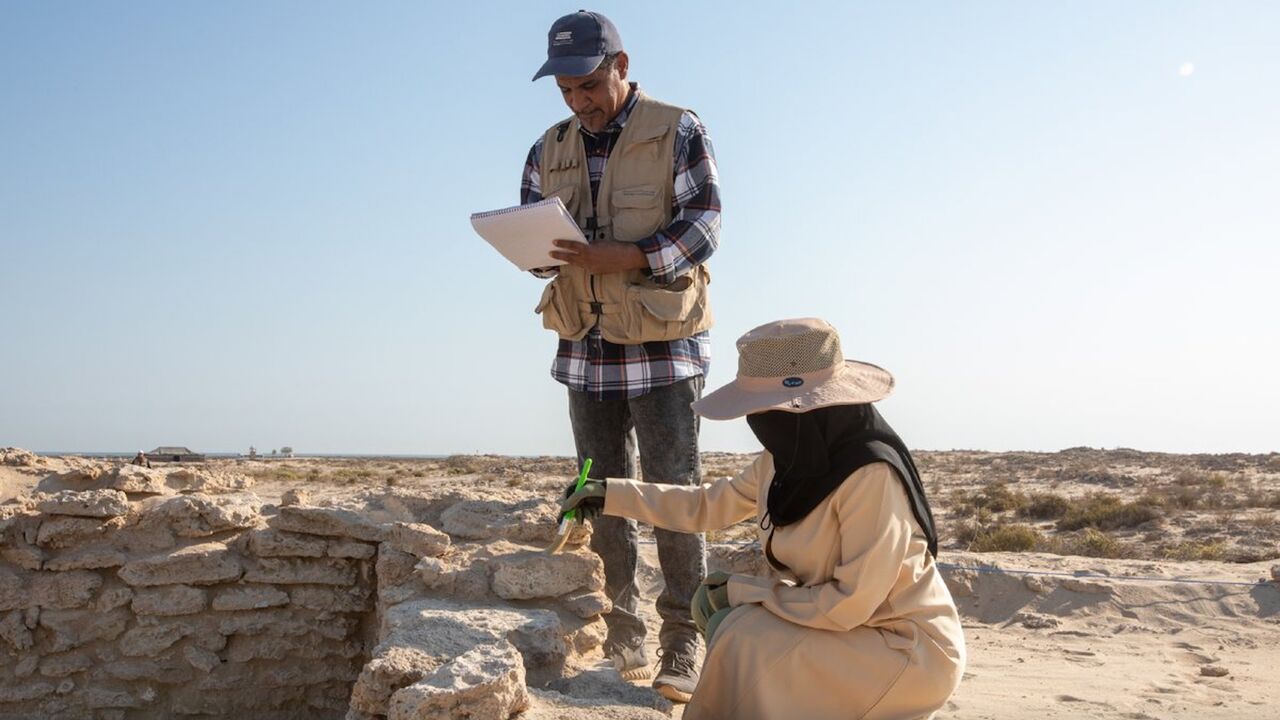 Archaeologists work at Ra’s Qurayyah Port in Al-Ahsa Governorate, Eastern province. (Saudi Heritage Commission)